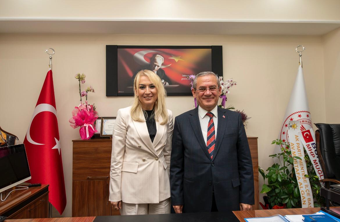 Kaymakamımız Sayın Mehmet ERİŞ, İl Sağlık Müdürü Eriş BAŞARAN AKÇA'ya iadeiziyarette bulundu.