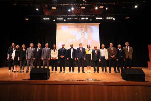 Kaymakamımız Sayın Mehmet ERİŞ, Aile Yılı kapsamında düzenlenen “Dijital Dünyada Mutlu Çocuk Nasıl Yetiştirilir?” konulu seminere katıldı.