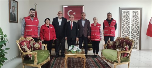 Türk Kızılayı Muğla Şube Başkanı Şadi Pirci, Kızılay yönetimi ve gönüllüleri ile birlikte Sayın Kaymakamımız Mehmet ERİŞ’i makamında ziyaret etti.